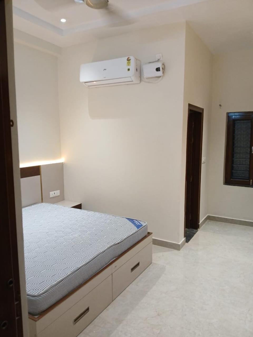 Hotel Jaipur In, Jatipura Parikrama Marg Near Mukharvind Temple Govardhan المظهر الخارجي الصورة