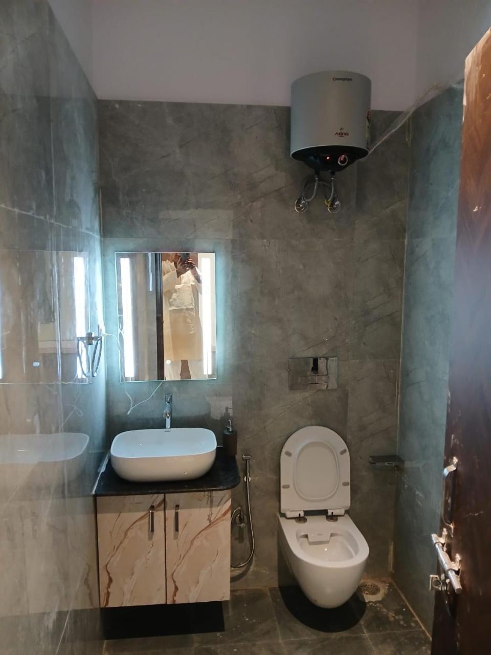 Hotel Jaipur In, Jatipura Parikrama Marg Near Mukharvind Temple Govardhan المظهر الخارجي الصورة