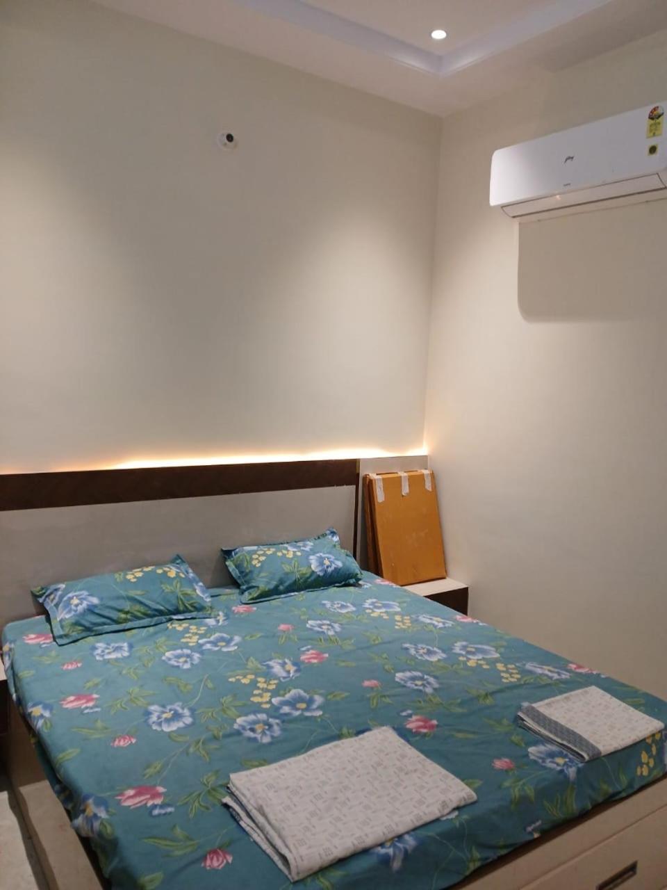 Hotel Jaipur In, Jatipura Parikrama Marg Near Mukharvind Temple Govardhan المظهر الخارجي الصورة
