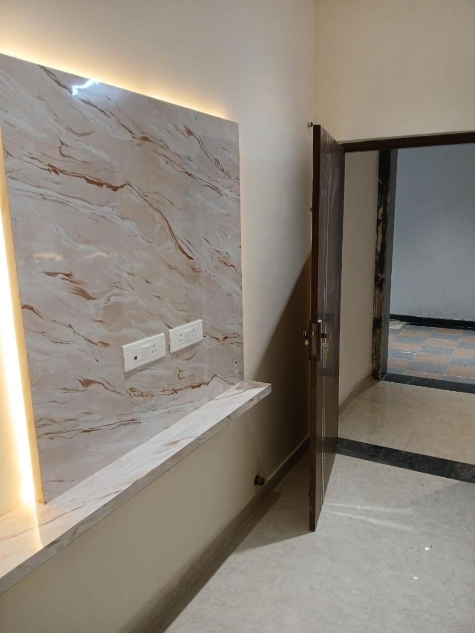 Hotel Jaipur In, Jatipura Parikrama Marg Near Mukharvind Temple Govardhan المظهر الخارجي الصورة